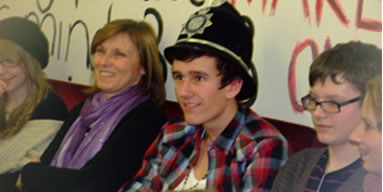 PC JON Hutchinson talks to youth club members